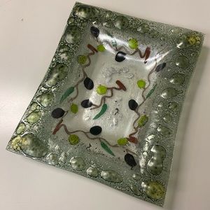 Glass Olive dish. Never used. Great condition. No chips. Inside approx. 7” x 5”